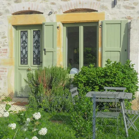 Casa vacanze Maison Pernette, Cocon D'évasion Avec Bain Nordique Saint-Bonnet-des-Bruyères