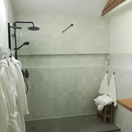 Casa vacanze Maison Pernette, Cocon D'évasion Avec Bain Nordique Saint-Bonnet-des-Bruyères
